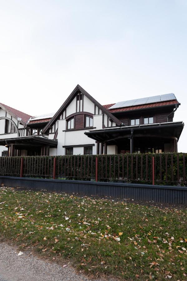 Hvt Comfort Apartments Mezőkövesd Eksteriør bilde