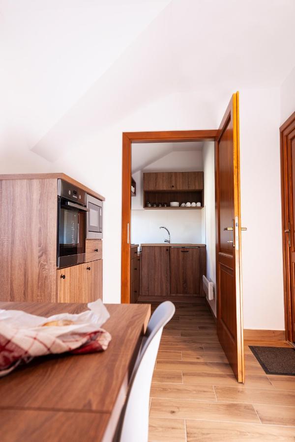 Hvt Comfort Apartments Mezőkövesd Eksteriør bilde