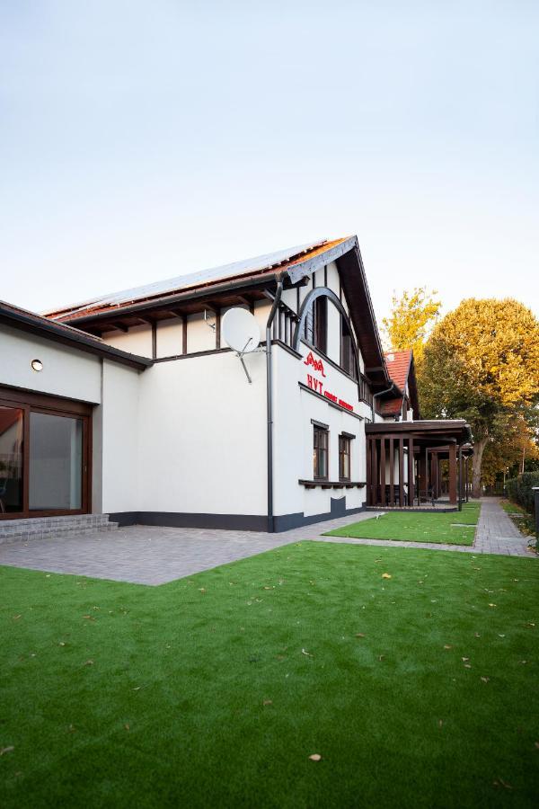 Hvt Comfort Apartments Mezőkövesd Eksteriør bilde
