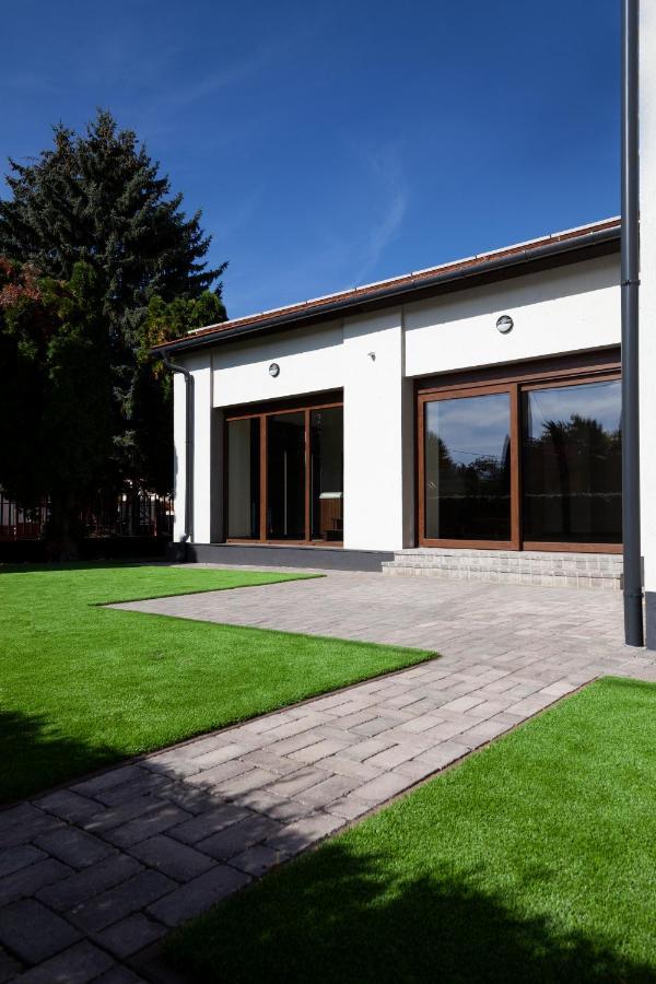 Hvt Comfort Apartments Mezőkövesd Eksteriør bilde